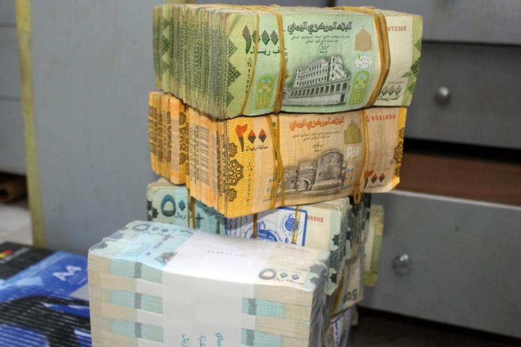 الريال اليمني يشهد قفزة غير مسبوقة أمام السعودي والدولار (أسعار الصرف الأن في عدن وصنعاء)