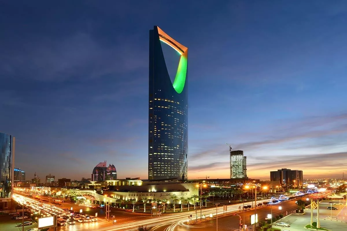 الرياض في عصر التحديث: نظرة على أبرز المشاريع والمباني الحديثة في العاصمة السعودية”