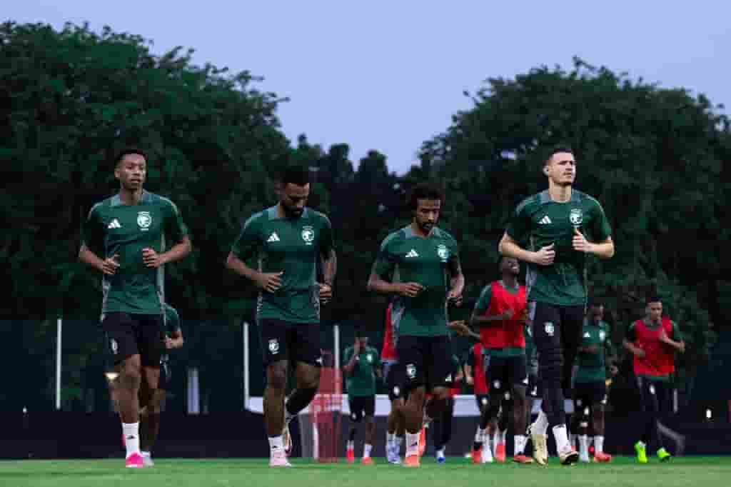 رينارد يكشف رسمياً عن تشكيلة المنتخب السعودي أمام إندونيسيا.. اللاعب الخطير خارج القائمة!!