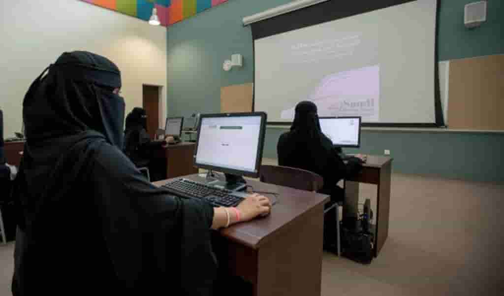 نماذج اختبار القيادة النظري للنساء في السعودية 1446