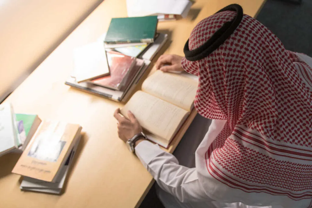 خطوات التحقق من الرخصة المهنية للمعلمين عبر نظام فارس 1446