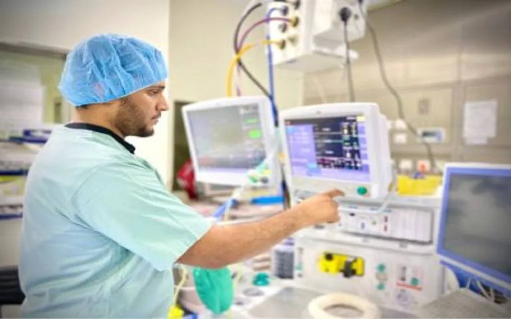 فرص تدريبية متميزة في هيئة التخصصات الصحية.. برنامج منتهي بالتوظيف لحملة البكالوريوس 2025