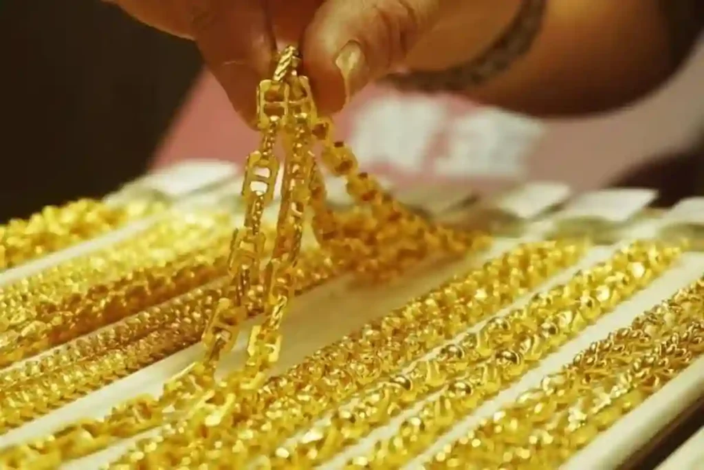 استقرار أسعار الذهب في السعودية: تحليل شامل لأسباب وتوجهات السوق في 18-9-1446