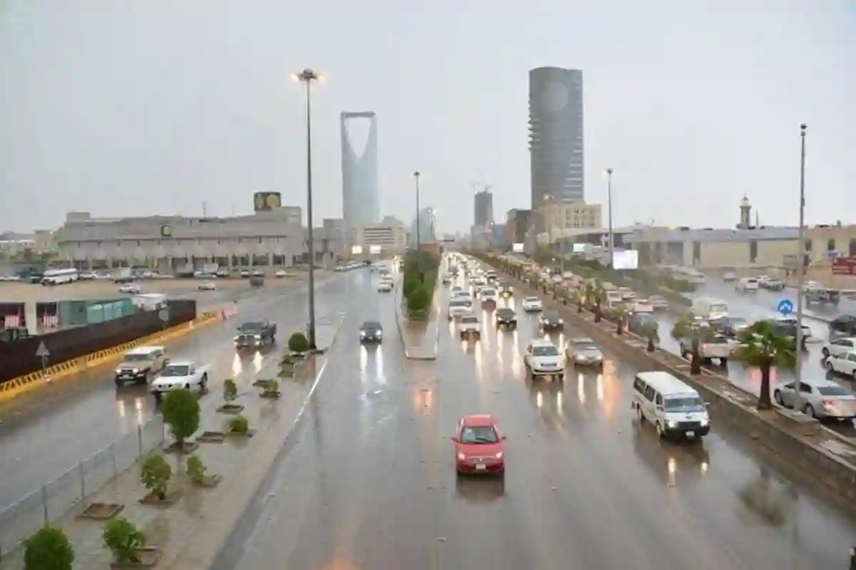 أمطار غزيرة سوف تداهم هذه المناطق السعودية اليوم والأرصاد يطلق الإنذار الأحمر